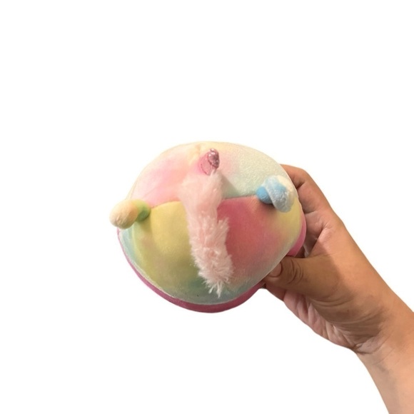 Esmeralda the unicorn Easter gardener edition - Picture 4 of 4